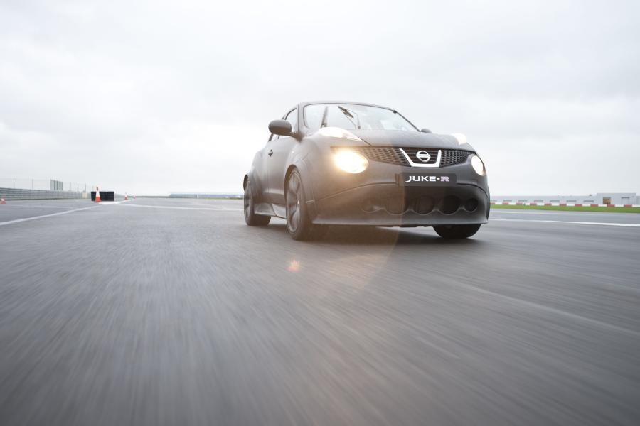  Nissan Juke-R Concept 2012 года  (фото 7 из 41)